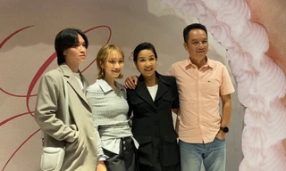 Mỹ Anh ra mắt album mới, "Chị Đẹp" Mỹ Linh đến cổ vũ con gái hết mình