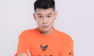 Sau ca mổ quan trọng, TikToker Long Chun vui mừng khi nhận được nút Bạc YouTube