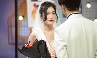 Hot girl được ví như "Địch Lệ Nhiệt Ba phiên bản Việt" từ chối lời tỏ tình của nam doanh nhân