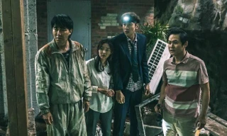 Phim Giáng sinh: Lee Kwang Soo, Kim Hye Jun xoay xở ra sao khi lọt xuống "Hố Sụt Tử Thần"?