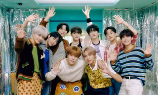 Trở lại cùng album "Sticker", NCT 127 mang đến trải nghiệm "bạn trai ảo" cho NCTzen