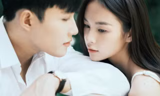 Phí Phương Anh vừa tung ca khúc mới, netizen ngỡ như "chị em thất lạc" với loạt hit K-Pop