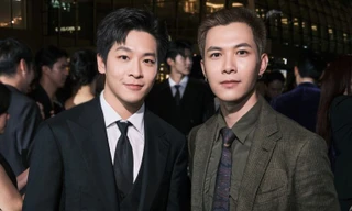 Anh Tú khoe visual "10 điểm", selfie cùng nam thần phim "Tuổi nổi loạn" tại Singapore