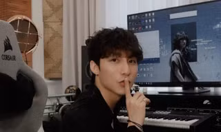 Sơn Tùng M-TP giới thiệu ca khúc mới bằng song ngữ, hé lộ tham vọng bước ra "biển lớn"?