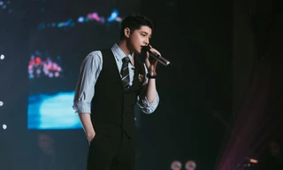 Noo Phước Thịnh hát live "Hoa nở không màu", phiên bản mới nghe "lạ lắm à nha"!