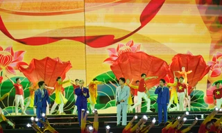 Đức Phúc, Phạm Anh Duy, Thái Ngân, Captain Boy tự hào hát "Khát Vọng Là Người Việt"