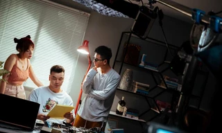 Khả Như cùng Ưng Hoàng Phúc "hành hiệp trượng nghĩa" trong web-drama "Phúc Cọp"