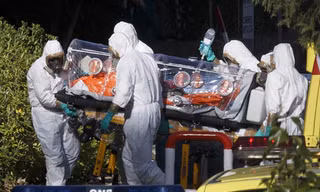 [ĐỒ HỌA] Nhiều nhân viên y tế chết vì Ebola
