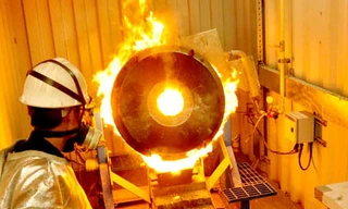 'Đột nhập' lò tinh luyện vàng trên núi