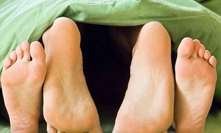 “Mây mưa” với phù rể vì nhầm là tân lang