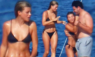 Con gái danh ca Lionel Richie tình tứ bạn trai ở biển