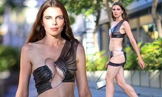 Tình cũ của Kanye West lại gây sốc với trang phục hở hang, không nội y ra phố