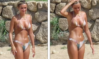 Bạn gái tiền vệ Ross Barkley đẹp như mộng với bikini ở biển