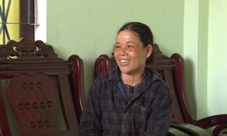 Chị Nguyễn Thị Mỹ Dung, trả lại 150 triệu đồng cho người đánh mất. ảnh N.N