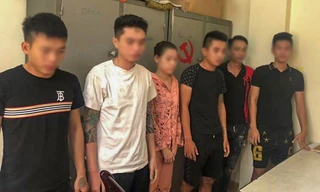 Nhóm thanh niên tụ tập ăn nhậu, chơi ma tuý vừa được Công an phường Khuê Mỹ (Ngũ Hành Sơn, Đà Nẵng). Ảnh: CA