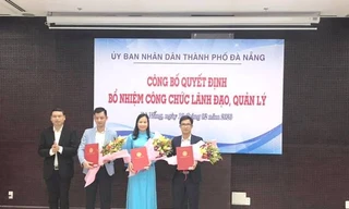 Quang cảnh buổi công bố các quyết định bổ nhiệm chức vụ lãnh đạo của UBND TP Đà Nẵng