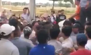 Xô xát đã xảy ra khi dân vây đòi sổ đỏ ở Quảng Nam