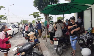 VIDEO: Hàng trăm người kéo đến dự án bất động sản ở Quảng Nam đòi sổ đỏ