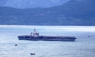 Hôm nay 'đại bàng vàng' USS Carl Vinson của Hạm đội 7 Mỹ rời Đà Nẵng
