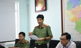 Đại tá Võ Văn Dương, Phó Giám đốc Công an tỉnh Quảng Ngãi cho rằng, qua điều tra, xác minh, chúng tôi thấy phương pháp chữa bệnh của ông Võ Hoàng Yên và cộng sự có nhiều vấn đề, phản khoa học và có dấu hiệu lừa đảo. Ảnh: Nguyễn Ngọc 