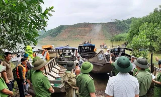 Đang tiếp cận thủy điện Rào Trăng 4 để qua Rào Trăng 3 kiếm tìm 16 công nhân mất tích