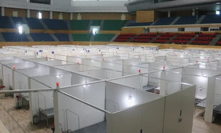 Bệnh viện dã chiến tại Cung thể thao Tiên Sơn, Đà Nẵng. Ảnh: Nguyễn Thành