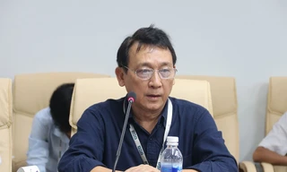 Ông Huỳnh Tấn Vinh tại một cuộc họp liên quan đến vấn đề Sơn Trà tại UBND thành phố Đà Nẵng. Ảnh: Nguyễn Thành