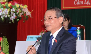 Bí thư Thành ủy Đà Nẵng, Trương Quang Nghĩa phát biểu trước đông đảo cử tri quận Cẩm Lệ. Ảnh Nguyễn Thành