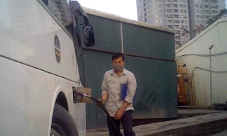 Cận cảnh 2 cây xăng lậu, 'nguỵ trang' kín mít ở Hà thành