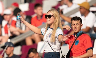 Ngắm dàn mỹ nữ cổ vũ ĐT Anh tại World Cup 2022