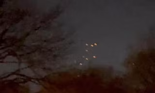 Clip 10 'UFO' bay lượn ở Mỹ dấy lên nghi vấn người ngoài hành tinh ghé thăm Trái đất