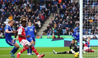 Top 10 CLB dứt điểm nhiều nhất Premier League: Chelsea vắng bóng