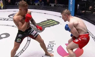 Patryk Kaczmarczyk đấm gục Pascal Hintzen.