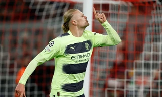 Ghi bàn vào lưới Bayern, Haaland sánh ngang kỷ lục của Van Nistelrooy