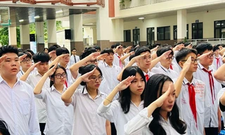 Hiệu trưởng nhắn nhủ học sinh biết yêu thương và sống trách nhiệm