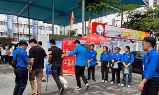 Hà Nội: Nhiều thí sinh 'đặc biệt' nỗ lực đến điểm thi