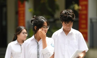 Chênh lệch 15,5 điểm, hiệu trưởng trường tuyển 3 môn 10 điểm nói: 'Không bất ngờ'