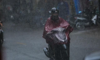 Các tỉnh miền Bắc sẽ đón thêm đợt mưa dông diện rộng từ chiều tối mai (31/7).