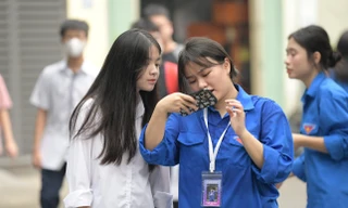 Hà Nội, thí sinh rạng rỡ trong ngày làm thủ tục dự thi