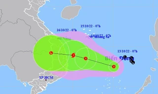 Áp thấp nhiệt đới có thể mạnh lên thành bão, diễn biến phức tạp, hướng về miền Trung