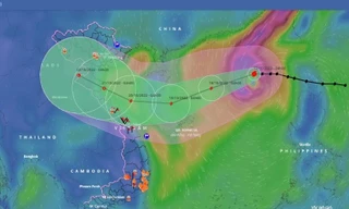 Bão số 6 tăng tốc, diễn biến khó lường