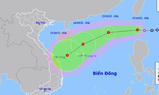 Áp thấp nhiệt đới vào Biển Đông sáng nay, có xu hướng mạnh dần lên