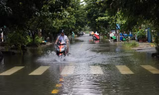 Bão số 9 tan, miền Trung mưa rải rác nhiều ngày