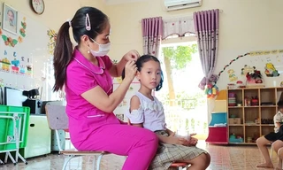 Vì sao đề xuất xếp hạng giáo viên mầm non là nghề nặng nhọc?