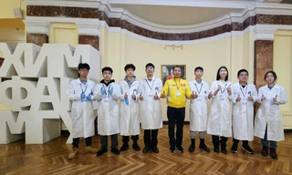 Học sinh lớp 10 giành Huy chương Vàng Olympic Dự án Hóa học Quốc tế
