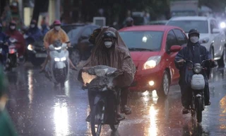 Nhiều vùng trên cả nước đón mưa dông kéo dài