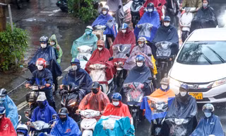 Miền Bắc đón hai đợt mưa dông trong 10 ngày tới, đề phòng lốc sét, mưa đá và gió giật mạnh