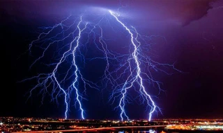 Nhiều người tử vong do sét đánh, điều tuyệt đối tránh khi gặp dông sét