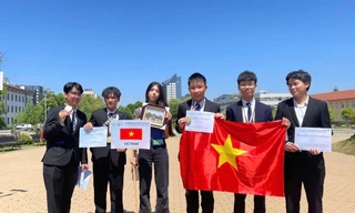 Học sinh Việt Nam giành thành tích đặc biệt tại Olympic Vật lý Châu Âu
