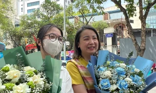 Con trượt lớp 10 công lập: Cha mẹ hãy dành ‘một cái ôm’